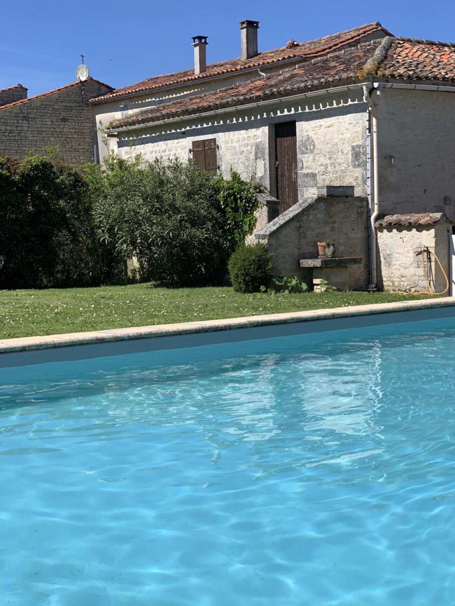 The Cool Lounge A Coulonges - Charente Bed & Breakfast Ngoại thất bức ảnh